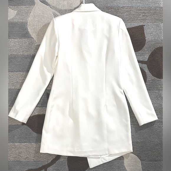 NWT PrettyLittleThing Long Sleeve Creamy White Gold Button Blazer Dress - Picture 6 of 13